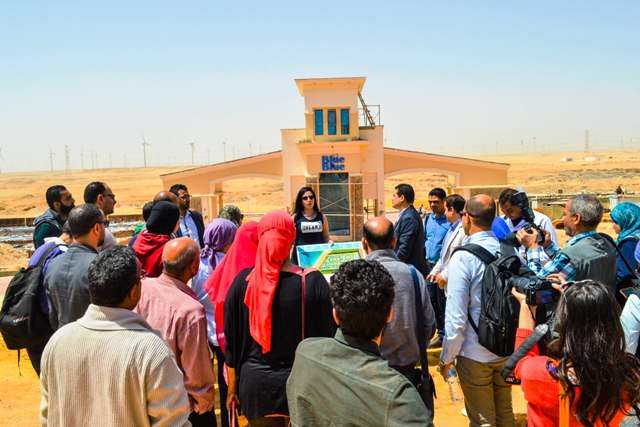 الشناوي مع وفد صحفي لتفقد المشروع