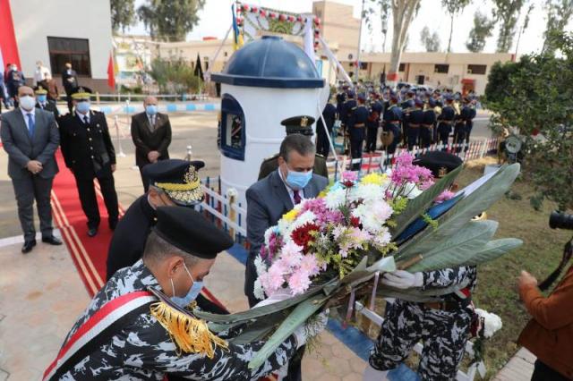 بالصور .. محافـظ المنوفية ومدير الأمن يضعان إكليلاً من  الزهور علي النصب التذكاري لشهداء الشرطة بقويسنا