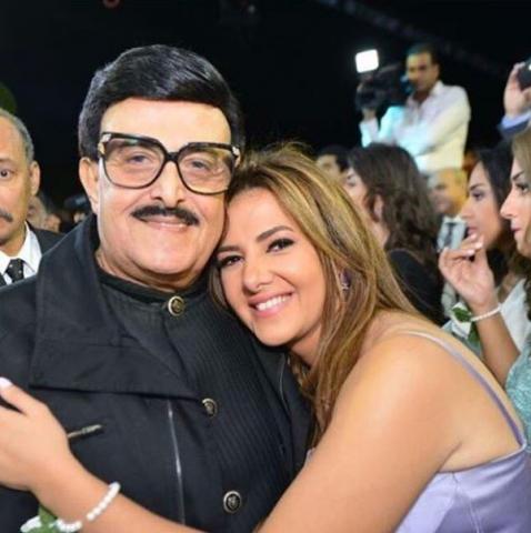 دنيا سمير غانم ووالدها 