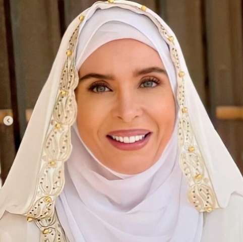 الراقصة دينا