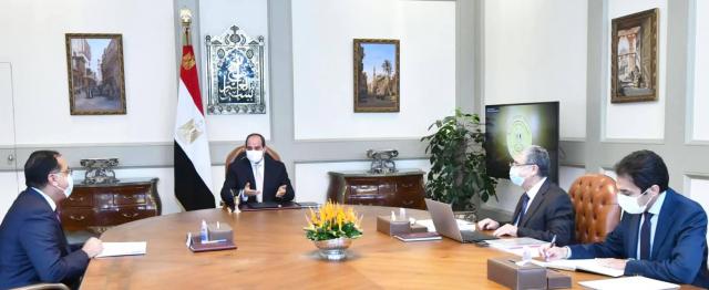 الرئيس السيسي خلال اجتماعه اليوم مه وزير الكهرباء