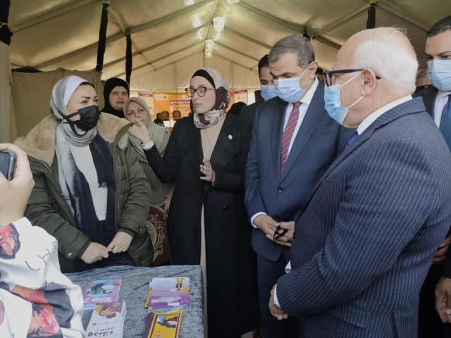 وزير القوى العاملة ومحافظ بورسعيد