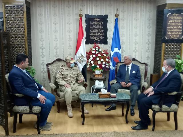محافظ السويس