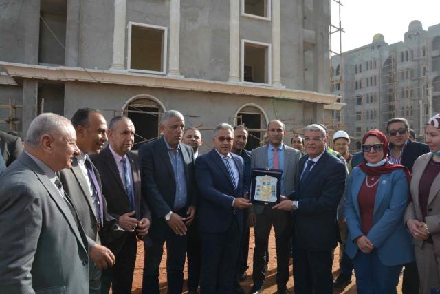 محافظ المنيا