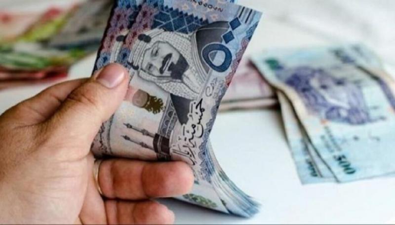 سعر الدينار الكويتي والريال السعودي بالبنوك اليوم 