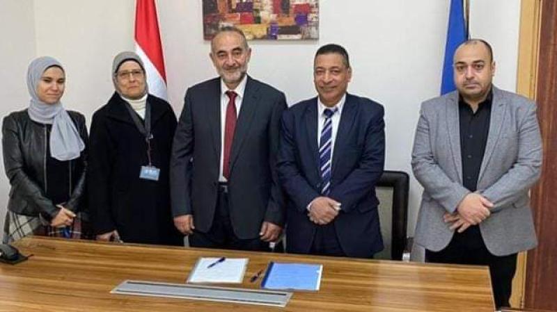 جانب من التوقيع