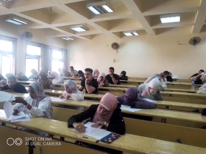 امتحانات الفصل الدراسي الصيفي بآداب عين شمس