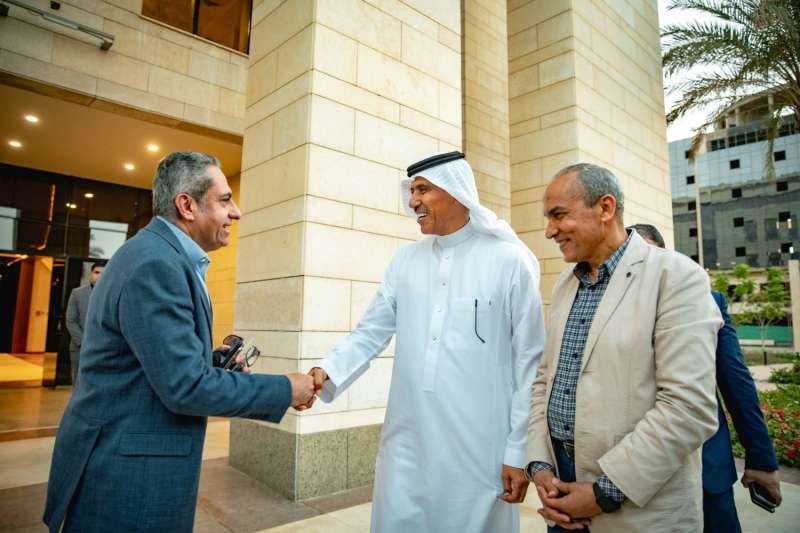 المهندس خالد عباس يلتقي مجموعة من رجال الأعمال السعوديين بالعاصمة الإدارية الجديدة