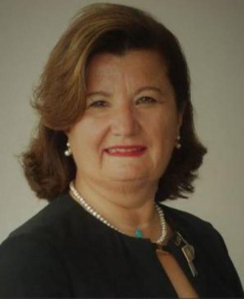 الدكتورة نيفين عبد الخالق- عضو مجلس ادارة جمعية رجال الأعمال المصريين
