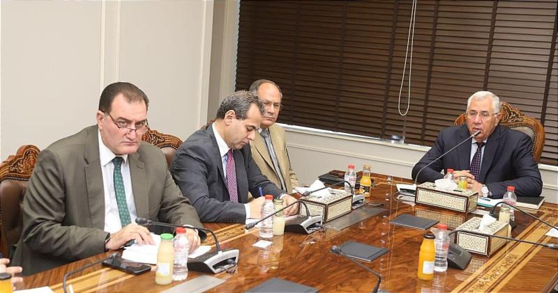 وزير الزراعة يبحث مع مسئولى شركة كرافت هاينز العالمية زيادة استثماراتها في مصر