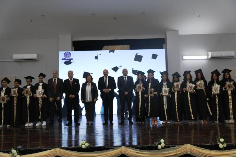 محافظ أسوان يشهد حفل التخرج السنوى لمدارس النيل المصرية الدولية