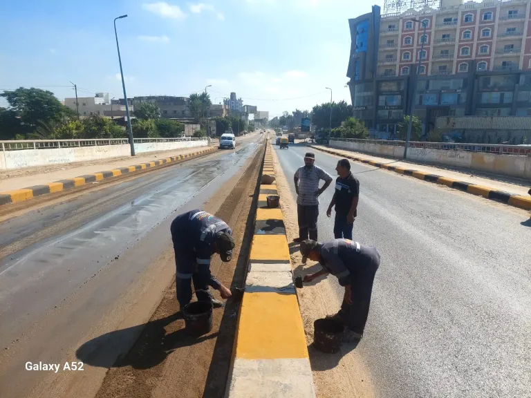 حملات نظافة مكثفة ومتابعة حركة النقل وتطهير شبكات الصرف الصحي بكفر الشيخ