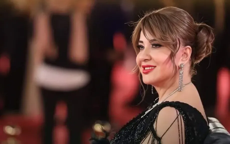 مادلين طبر تفاجئ الحضور في مهرجان الكاثوليكي للسينما بظهورها بالعكاز.. صورة
