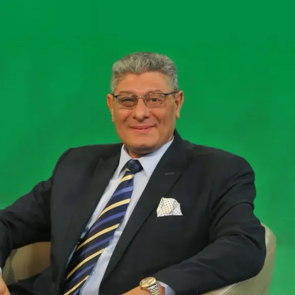 نقيب السياحيين يهنيء عمال السياحة بعيد العمال ويؤكد التزام السياحيين بخطط التنمية الاقتصادية للدولة