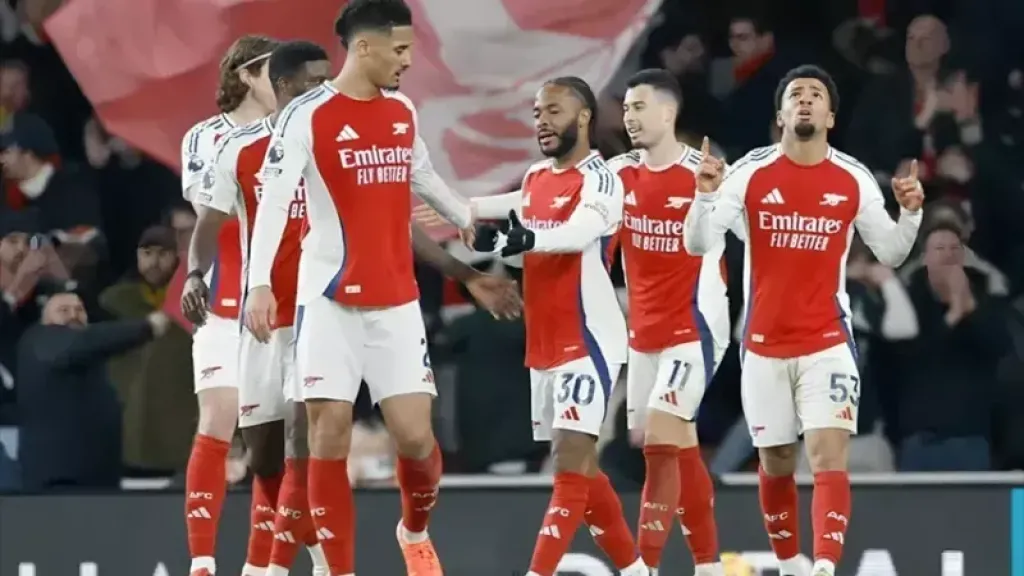 آرسنال يخسر أمام نظيره بورنموث في الدوري الانحليزي الممتاز