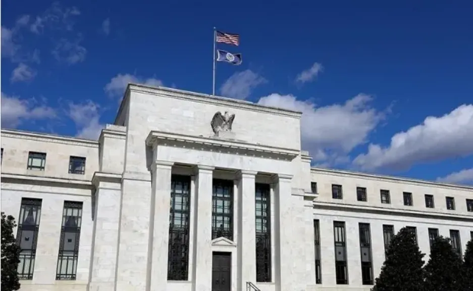 الفيدرالي الأمريكي يثبت سعر الفائدة للمرة الثالثة على التوالي خلال 2025