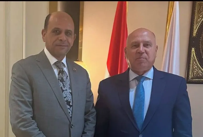 نائب رئيس الوزراء يبحث مع نشأت فؤاد عباس ومحمود الضبع تنمية المنطقة الصناعية بغرب طهطا