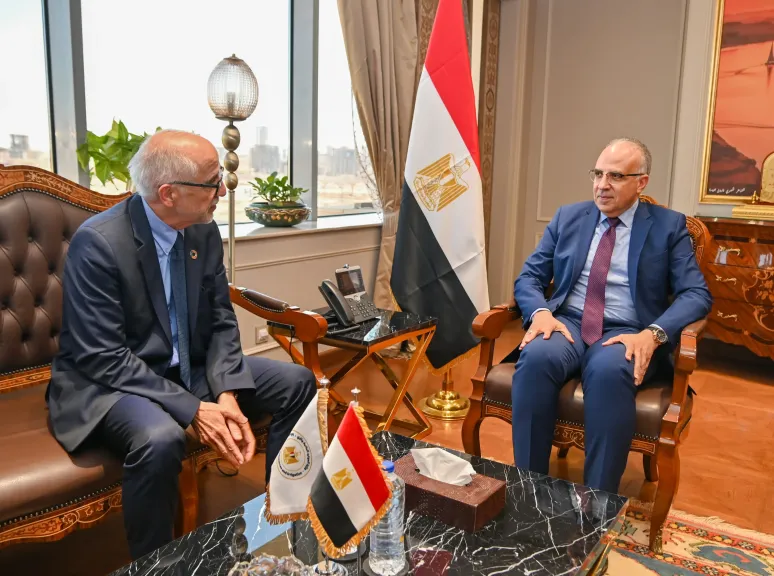 سويلم يبحث مع مدير معهد البحر الأبيض المتوسط للمياه تعزيز التعاون البحثى فى مجال المياه