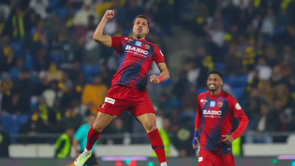 ضمك يستغني عن طارق حامد.. واللاعب يفكر في العودة إلى الزمالك