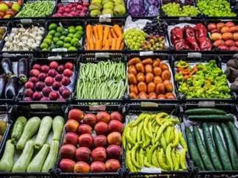 أسعار الخضار والفاكهة اليوم الأحد 18 مايو 2025