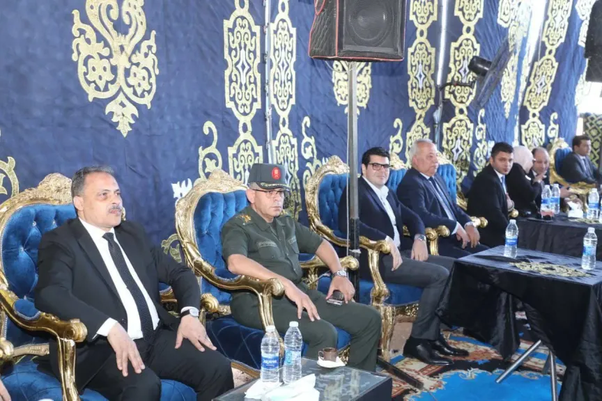 محافظ الشرقية يُؤدي واجب العزاء في وفاة شقيقة اللواء محمد شاهين وكيل فرع جهاز الأمن الوطني بالمحافظة