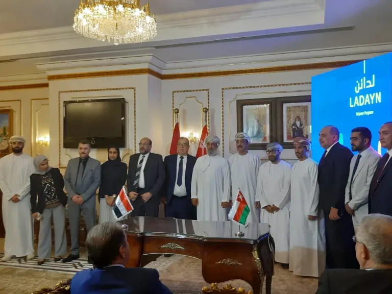 جانب من توقيع الشراكة