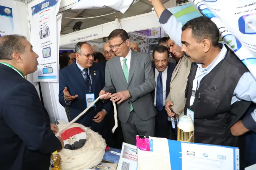 وزير الزراعة يفتتح المعرض والمؤتمر الأول لمركز البحوث الزراعية حول الابتكار وريادة الأعمال