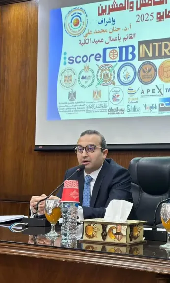 د محمد عبدالعزيز