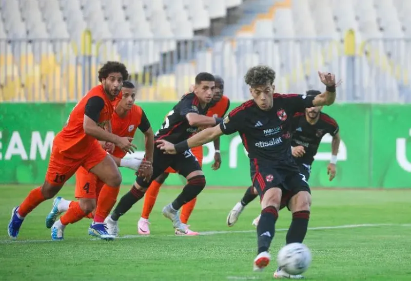الأهلي يصطدم بفاركو لانتزاع لقب الدوري ونهائي ناري في دوري المؤتمر الأوروبي.. مباريات الأربعاء 28 مايو 2025