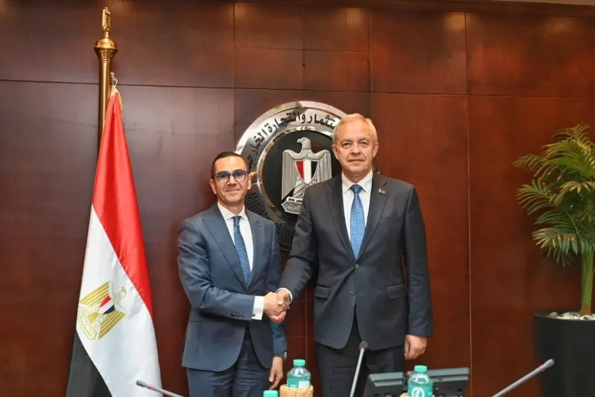 وزير الاستثمار مع رئيس مجلس نواب بيلاروسيا