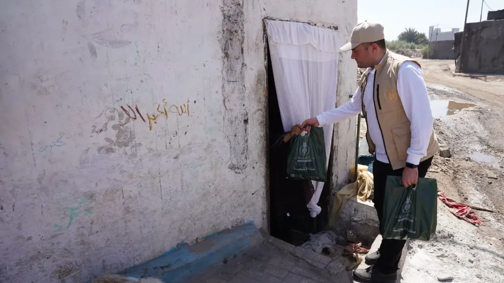 «بيت الزكاة والصدقات» ينتهي من توزيع لحوم الأضاحي