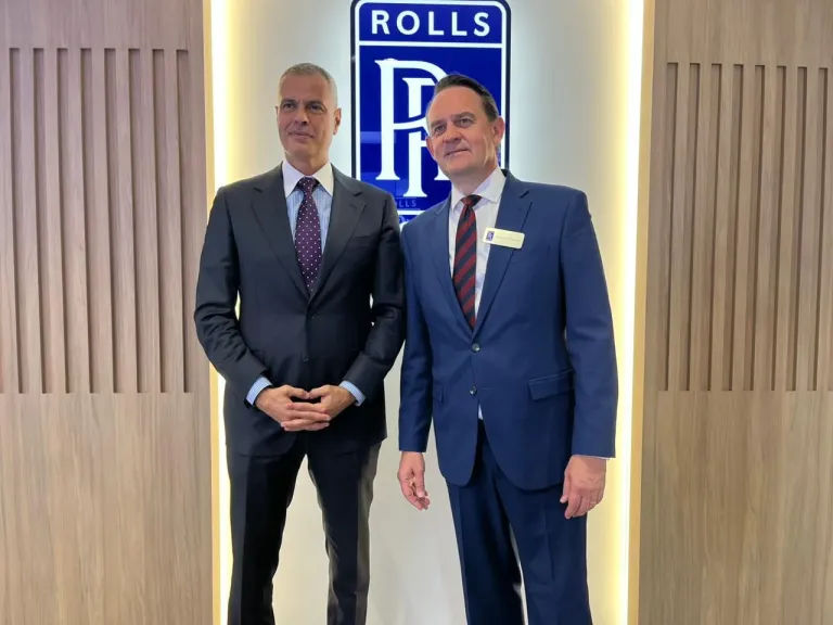 مصر للطيران توسع شراكتها مع Rolls-Royce وتعلن عن صفقة شراء 12 محرك إضافي لـ 6 طائرات من طراز A350-900