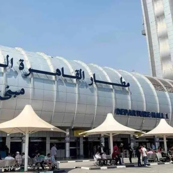 مطار القاهرة