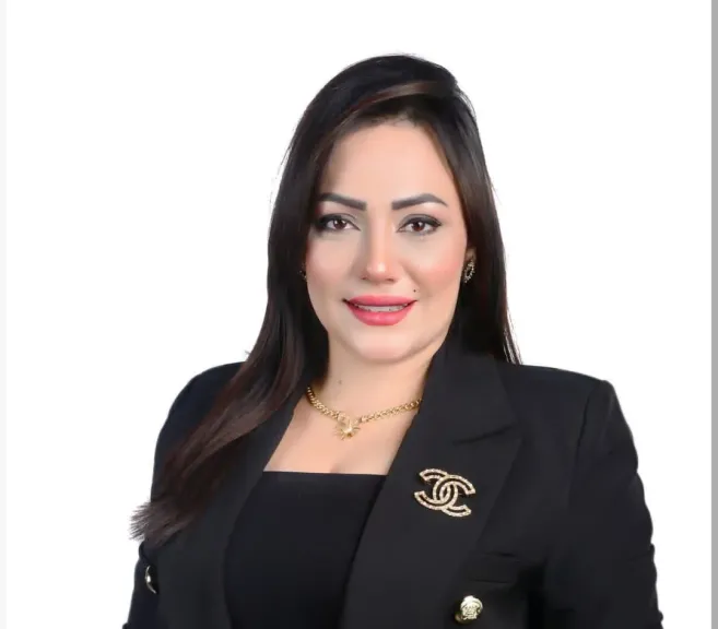 الإعلامية دينا ابو العلا