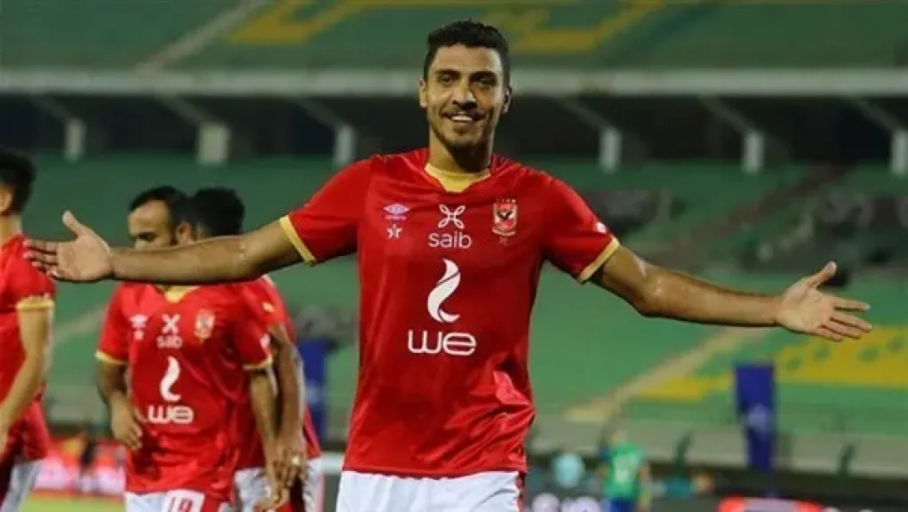 من أجل الأهلي فقط.. محمد شريف يرفض الاحتراف الأوروبي ووالده يروي الكواليس