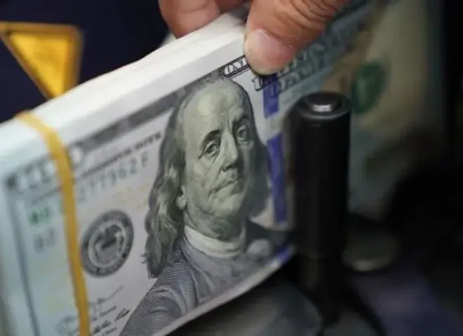 تراجع طفيف بسعر الدولار مقابل الجنيه المصري بالبنوك اليوم الاثنين 14 يوليو 2025