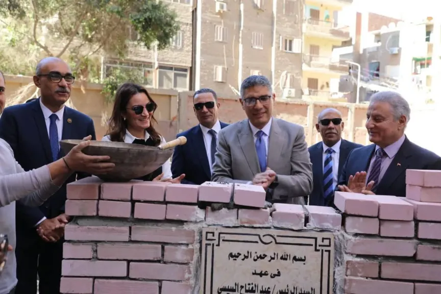 جانب من وضع حجر الأساس