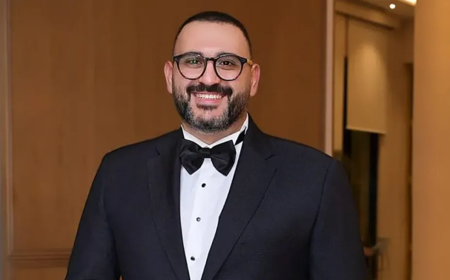 أكرم حسني