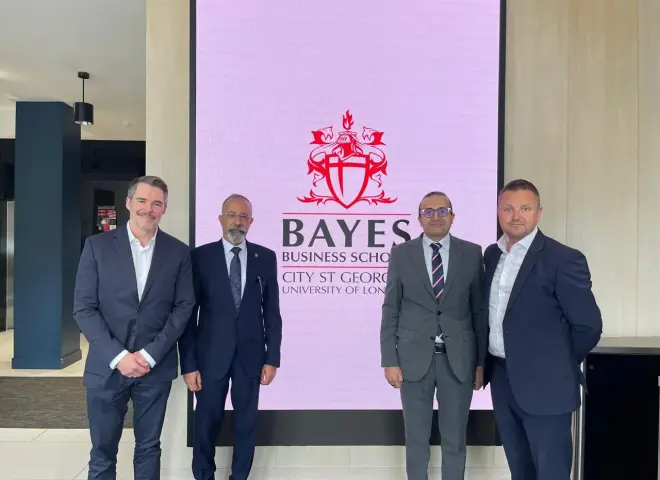 معهد الخدمات المالية يوقع اتفاقا مع كلية Bayes للأعمال بلندن لتدريب قيادات قطاع التأمين