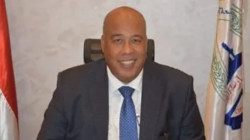 أيمن العشري