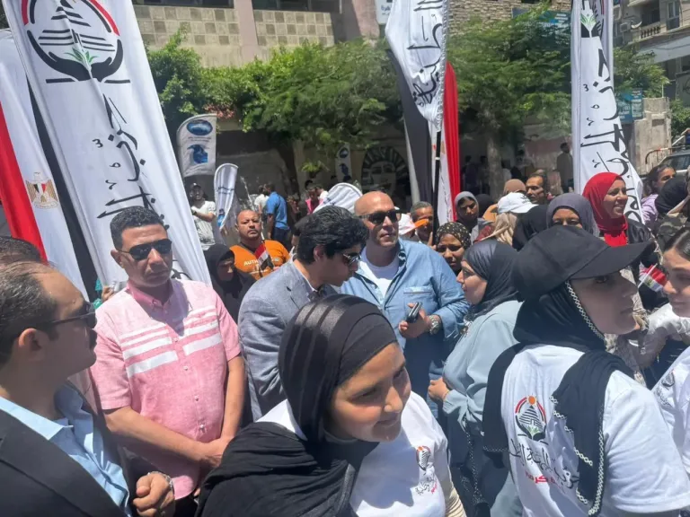 تواجد مكثف لحزب الجبهة أمام اللجان في اليوم الثاني لانتخابات الشيوخ