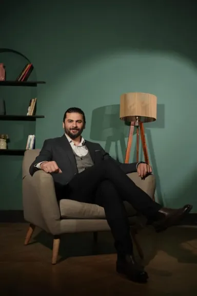 عمرو عز العرب 