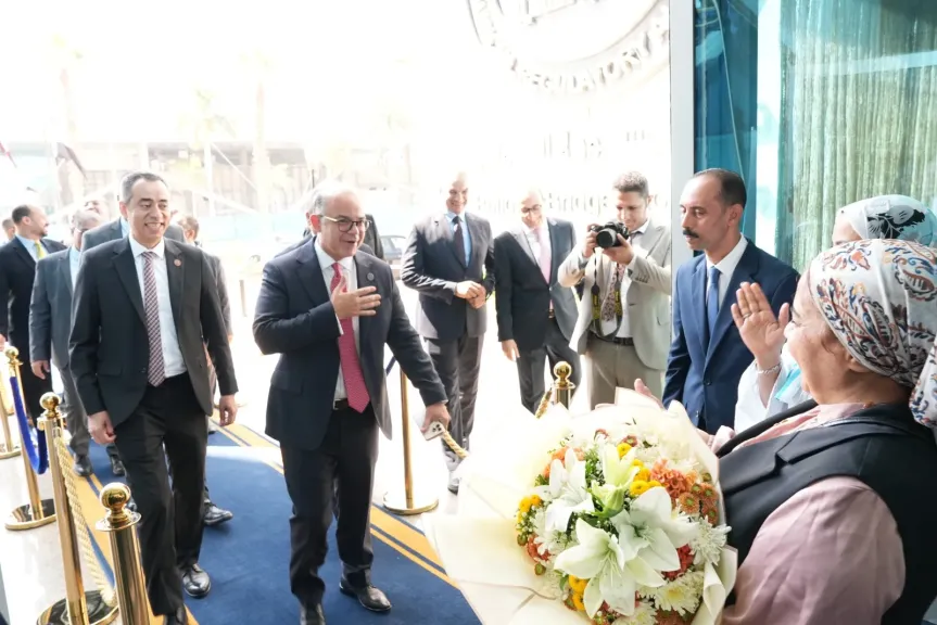 د محمد فريد رئيس الرقابة المالية يلتقي قيادات وأعضاء الهيئة