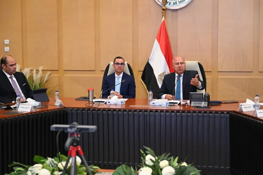 كامل الوزير: تشغيل خطوط الأسمنت المتوقفة وزيادة الإنتاج لضبط الأسعار وتخفيف الأعباء عن المواطنين