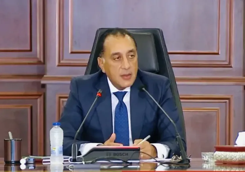 رئيس الوزراء خلال المؤتمر الصحفي اليوم