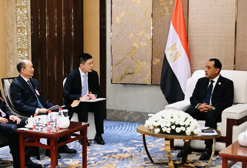 رئيس الوزراء مع رئيس CNCEC الصينية