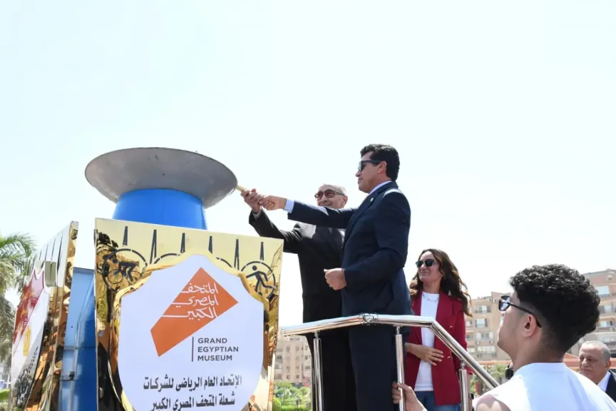وزير الرياضة ـ شعلة أولمبياد الشركات