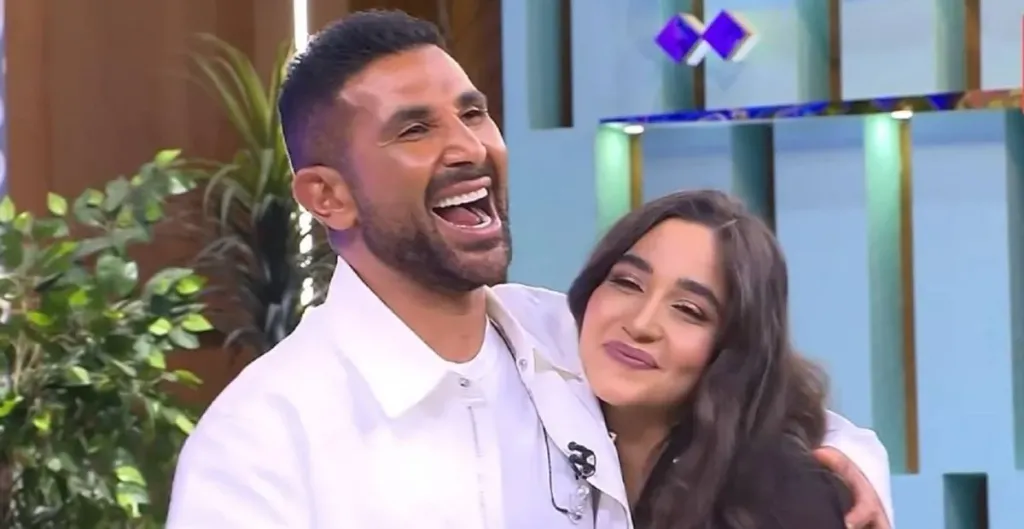ظهور نادر.. ابنة أحمد سعد تخطف الأنظار مع منى الشاذلي