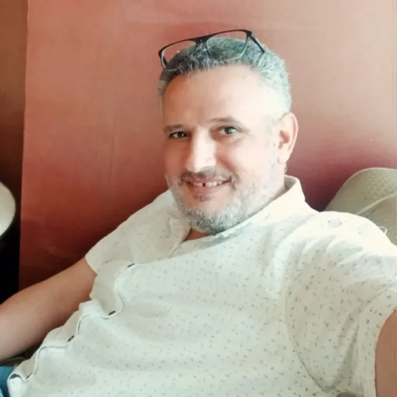 الصحفي تامر فاروق
