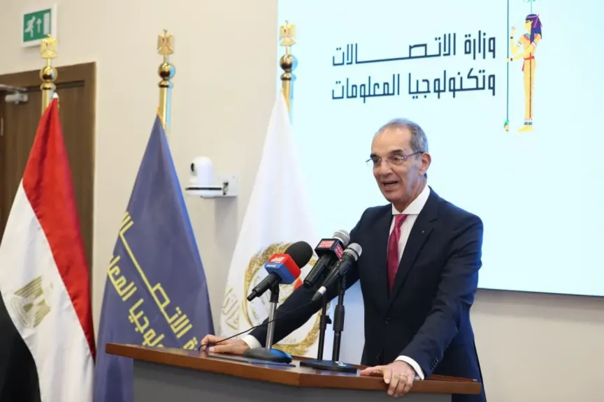 وزير الاتصالات